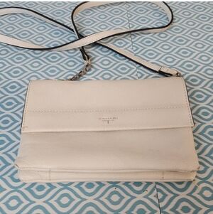 Tahari crossbody bag cream, color leather cluch